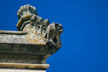 Reims 'de bir ortaçağ manastırı kilisesi olan Saint-Remi Bazilikası' nın dış cephesine 21 Eylül 2020 'de Fransa' yı gösteriyor.