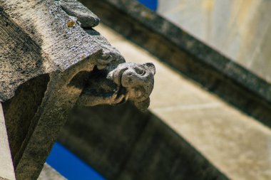 Reims 'de bir ortaçağ manastırı kilisesi olan Saint-Remi Bazilikası' nın dış cephesine 21 Eylül 2020 'de Fransa' yı gösteriyor.