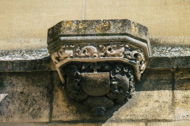 Reims 'de bir ortaçağ manastırı kilisesi olan Saint-Remi Bazilikası' nın dış cephesine 21 Eylül 2020 'de Fransa' yı gösteriyor.