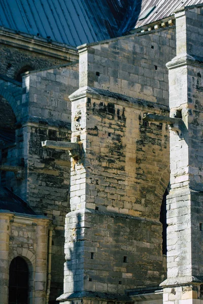 ランス フランス2020年9月21日フランスのグランド イースト地域にある歴史的建造物 ランスの中世の修道院教会 レミ大聖堂の外観の眺め — ストック写真