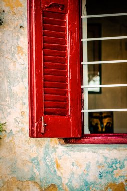 Yunanistan 'da eski bir evin dış görünüşü