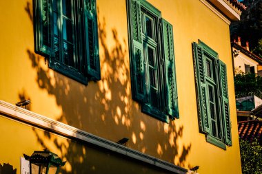 Yunanistan 'da eski bir evin dış görünüşü