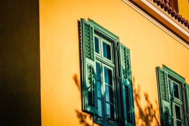 Yunanistan 'da eski bir evin dış görünüşü