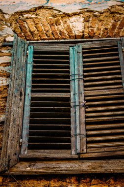 Yunanistan 'da eski bir evin dış görünüşü