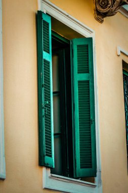 Yunanistan 'da eski bir evin dış görünüşü