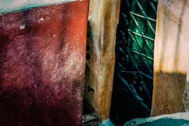 Yunanistan 'da eski bir evin dış görünüşü