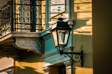 Yunanistan 'da eski bir evin dış görünüşü