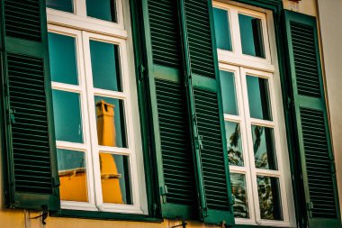 Yunanistan 'da eski bir evin dış görünüşü