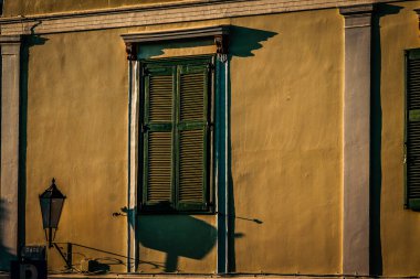 Yunanistan 'da eski bir evin dış görünüşü