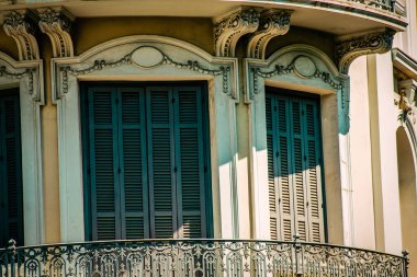 Yunanistan 'da eski bir evin dış görünüşü