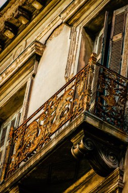 Yunanistan 'da eski bir evin dış görünüşü