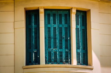 Yunanistan 'da eski bir evin dış görünüşü