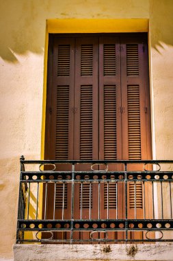 Yunanistan 'da eski bir evin dış görünüşü