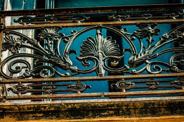 Yunanistan 'da eski bir evin dış görünüşü