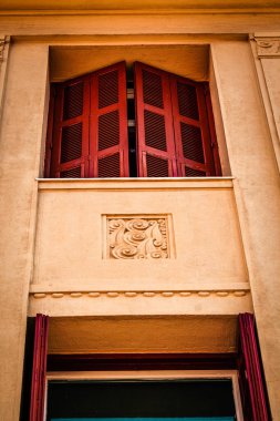 Yunanistan 'da eski bir evin dış görünüşü