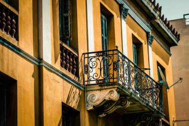 Yunanistan 'da eski bir evin dış görünüşü