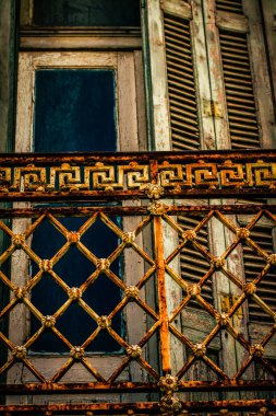 Yunanistan 'da eski bir evin dış görünüşü