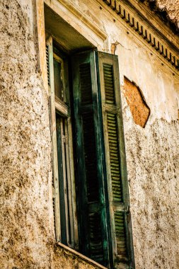 Yunanistan 'da eski bir evin dış görünüşü