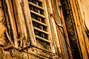 Yunanistan 'da eski bir evin dış görünüşü