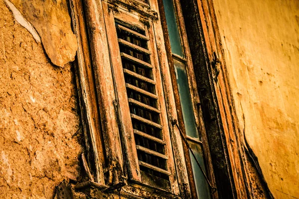 Άποψη Της Πρόσοψης Παλιού Σπιτιού Στην Ελλάδα — Φωτογραφία Αρχείου