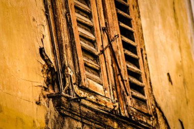 Yunanistan 'da eski bir evin dış görünüşü