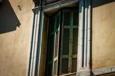 Yunanistan 'da eski bir evin dış görünüşü