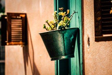 Yunanistan 'da eski bir evin dış görünüşü