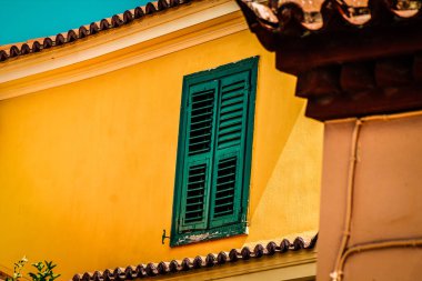 Yunanistan 'da eski bir evin dış görünüşü