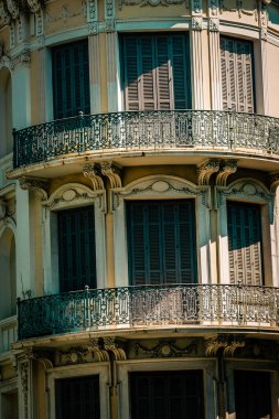 Yunanistan 'da eski bir evin dış görünüşü