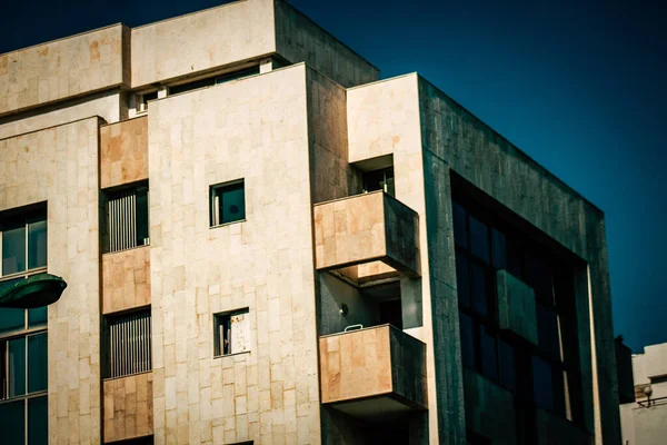 Вид Фасад Современного Здания Улицах Тель Авива Израиле — стоковое фото