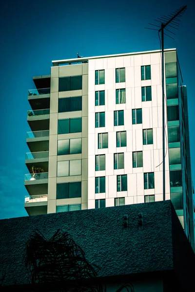 Blick Auf Die Fassade Eines Modernen Gebäudes Den Straßen Von — Stockfoto