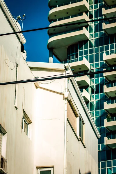 Pohled Fasádu Moderní Budovy Ulicích Tel Avivu Izraeli — Stock fotografie