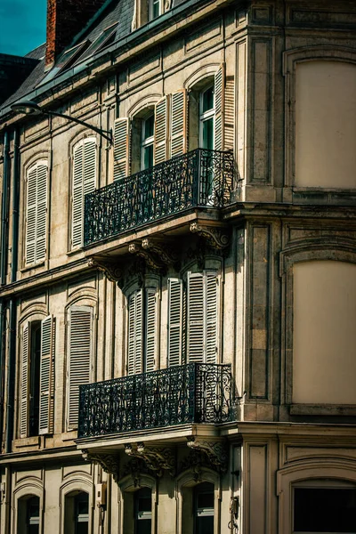 Pohled Fasádu Budovy Historickém Centru Remeše Francii — Stock fotografie