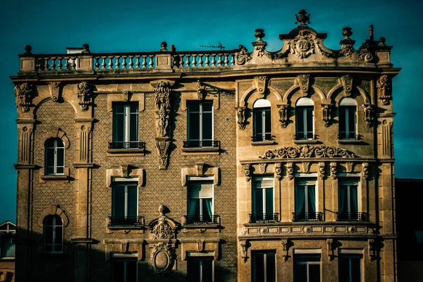 Fransa Nın Tarihi Reims Şehir Merkezindeki Bir Binanın Dış Görünüşü — Stok fotoğraf