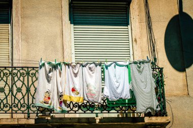 Lizbon şehir merkezindeki bir binanın dış görünüşü Portekiz 'de