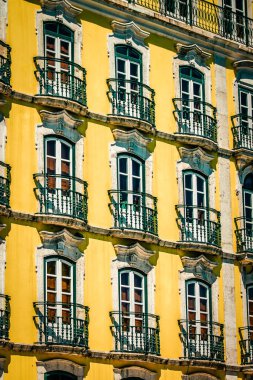 Lizbon şehir merkezindeki bir binanın dış görünüşü Portekiz 'de