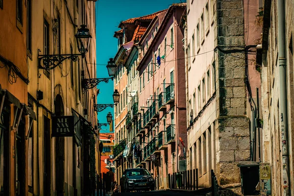 ポルトガルのリスボンのダウンタウンにある建物のファサードの眺め — ストック写真