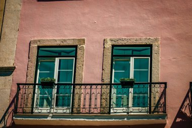 Lizbon şehir merkezindeki bir binanın dış görünüşü Portekiz 'de