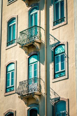 Lizbon şehir merkezindeki bir binanın dış görünüşü Portekiz 'de