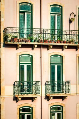 Lizbon şehir merkezindeki bir binanın dış görünüşü Portekiz 'de