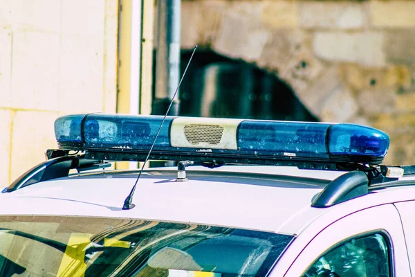 Detailní Záběr Oficiální Policejní Auto Hlídkující Ulicích Centra Města Metropolitní — Stock fotografie