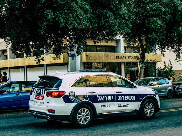 Primer Plano Coche Oficial Policía Patrullando Las Calles Del Centro — Foto de Stock