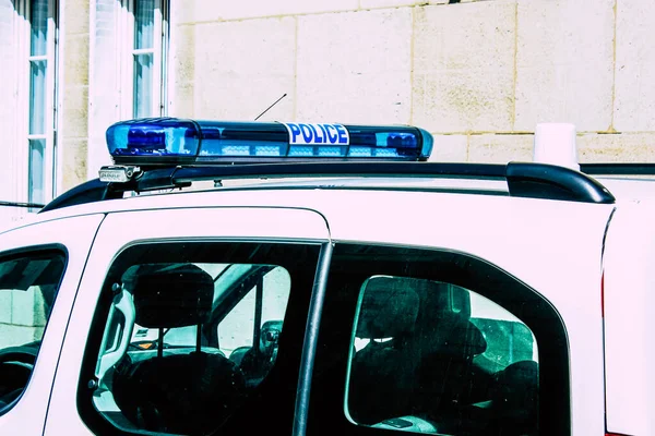 Primer Plano Coche Oficial Policía Patrullando Las Calles Del Centro —  Fotos de Stock