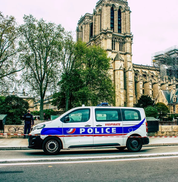Närbild Officiell Polisbil Patrullerar Gatorna Centrum Storstadsområdet — Stockfoto