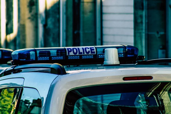 Primer Plano Coche Oficial Policía Patrullando Las Calles Del Centro —  Fotos de Stock