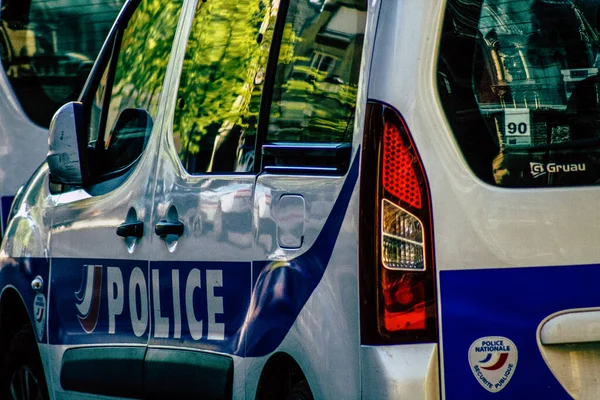 Primer Plano Coche Oficial Policía Patrullando Las Calles Del Centro — Foto de Stock