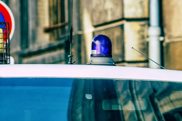 Nahaufnahme Eines Offiziellen Polizeiwagens Der Durch Die Straßen Der Innenstadt — Stockfoto