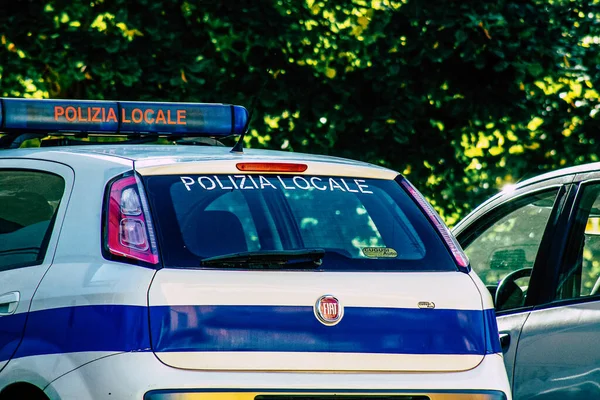 Encerramento Carro Policial Oficial Patrulhando Ruas Centro Cidade Área Metropolitana — Fotografia de Stock