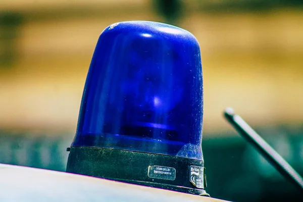 Primer Plano Coche Oficial Policía Patrullando Las Calles Del Centro — Foto de Stock