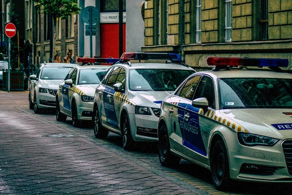 Primer Plano Coche Oficial Policía Patrullando Las Calles Del Centro — Foto de Stock